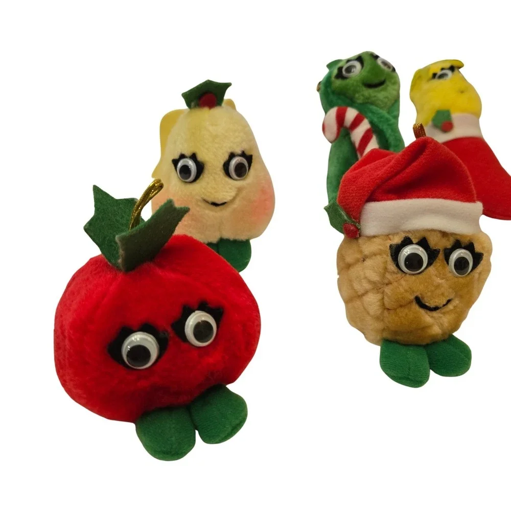 Vintage 1991 Del Monte Country Yumkins Christmas Googly Eyed Plush Ornament Set